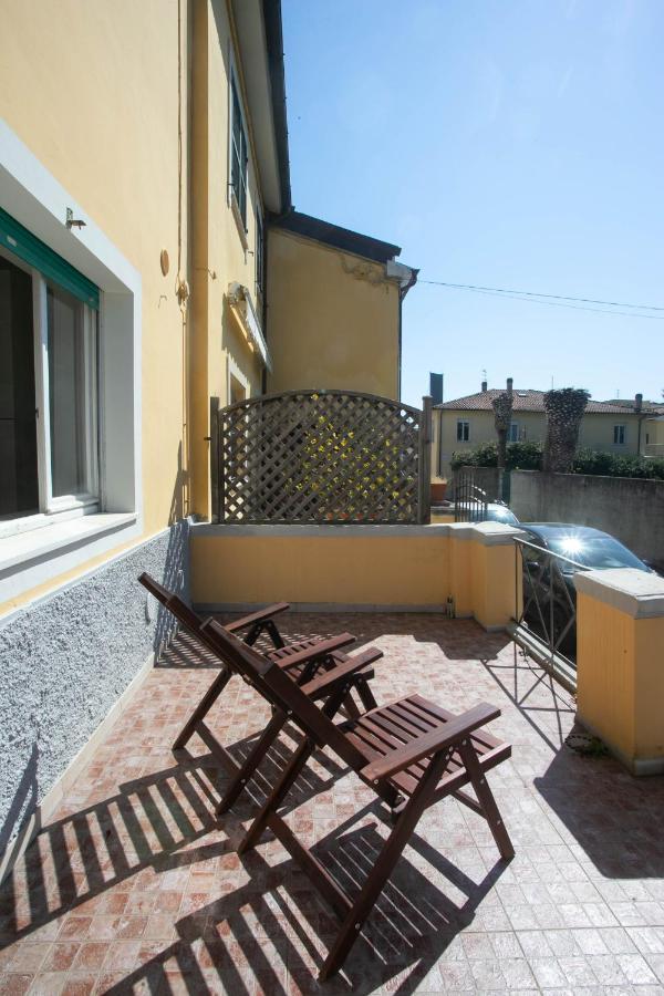 N050 - Numana, Trilocale In Centro Con Portico E Posto Auto Apartment Exterior foto